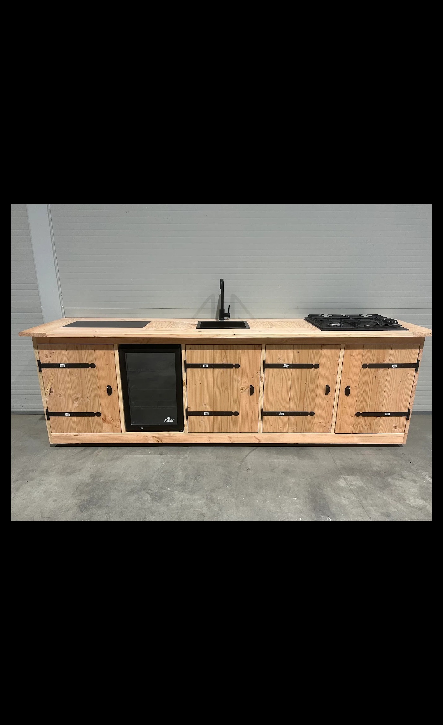 Dubai Outdoor Kitchen
