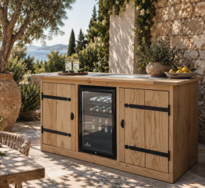 Outdoor Kitchen with Fridge