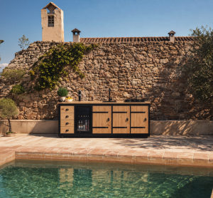 Outdoor Kitchen with Gas Stove